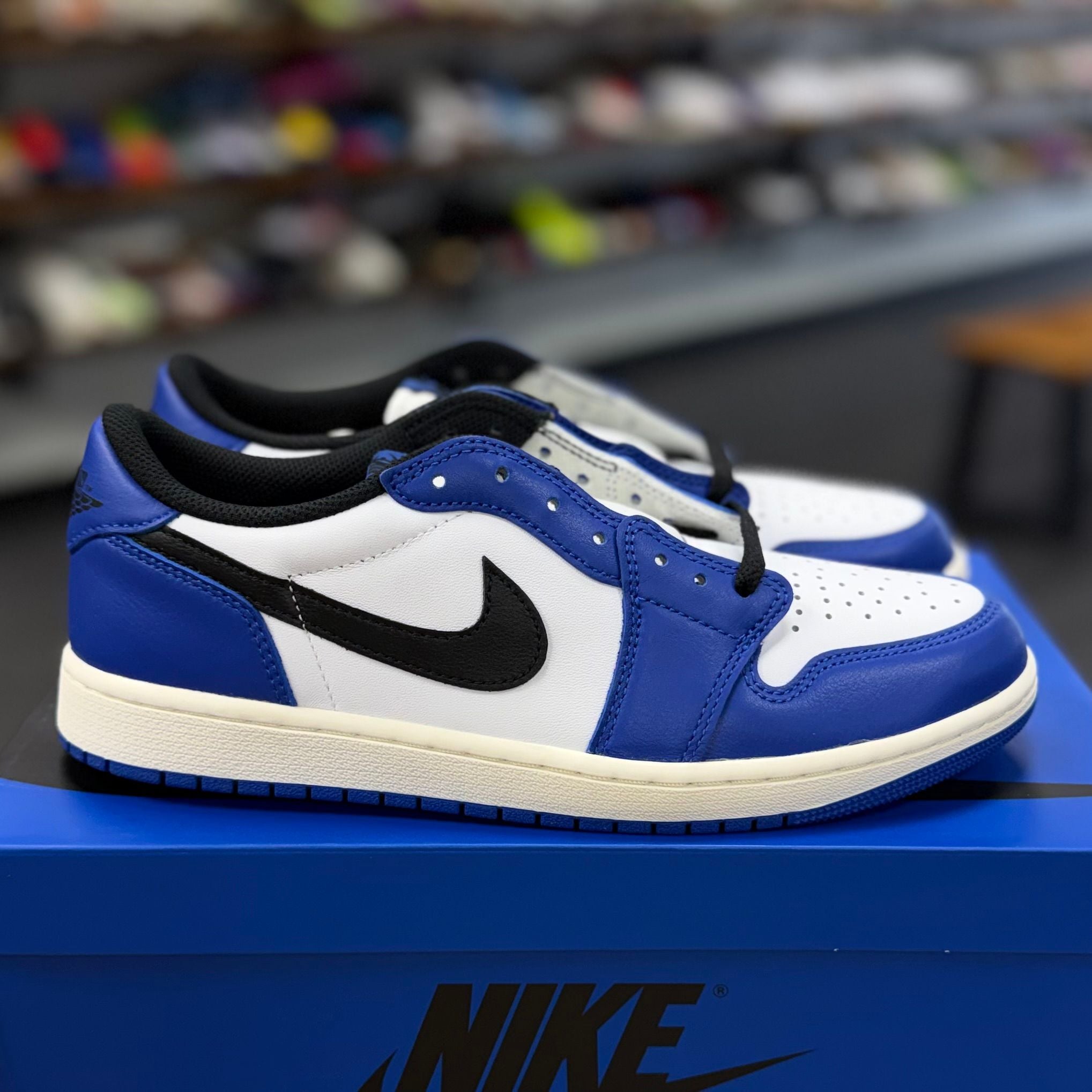 BRAND NEW STEAL - Jordan 1 Retro Low OG Game Royal