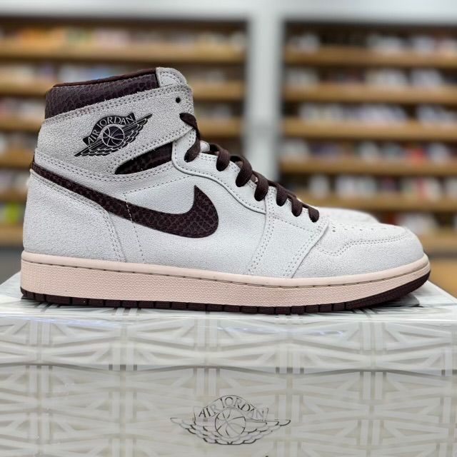 Jordan 1 Retro High OG A Ma Maniére - Preowned