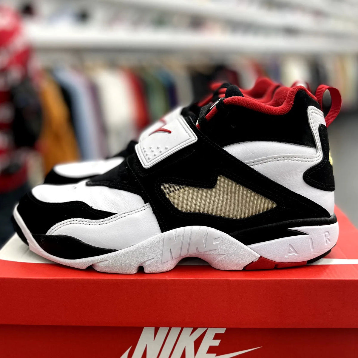 Nike Air Diamond Turf 49ers (2025) - Preowned