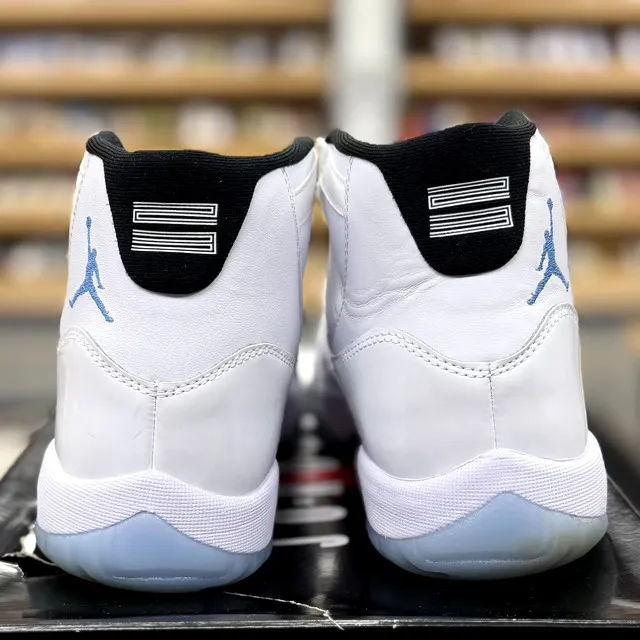 Jordan 11 Retro Legend Blue (2024) - Preowned