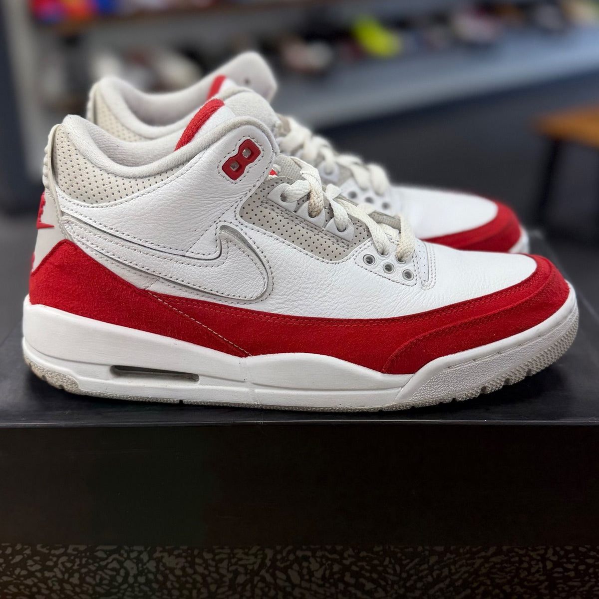 Jordan 3 Retro Tinker White University Red - Preowned