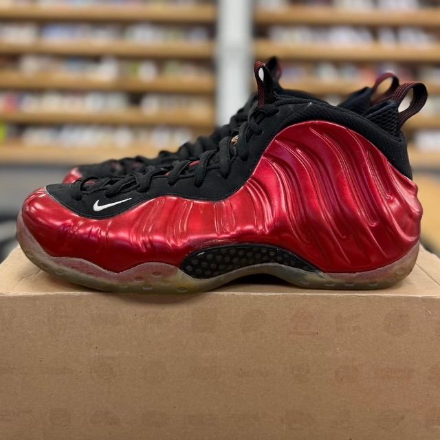 Nike Air Foamposite One Metallic Red (2012) - Preowned