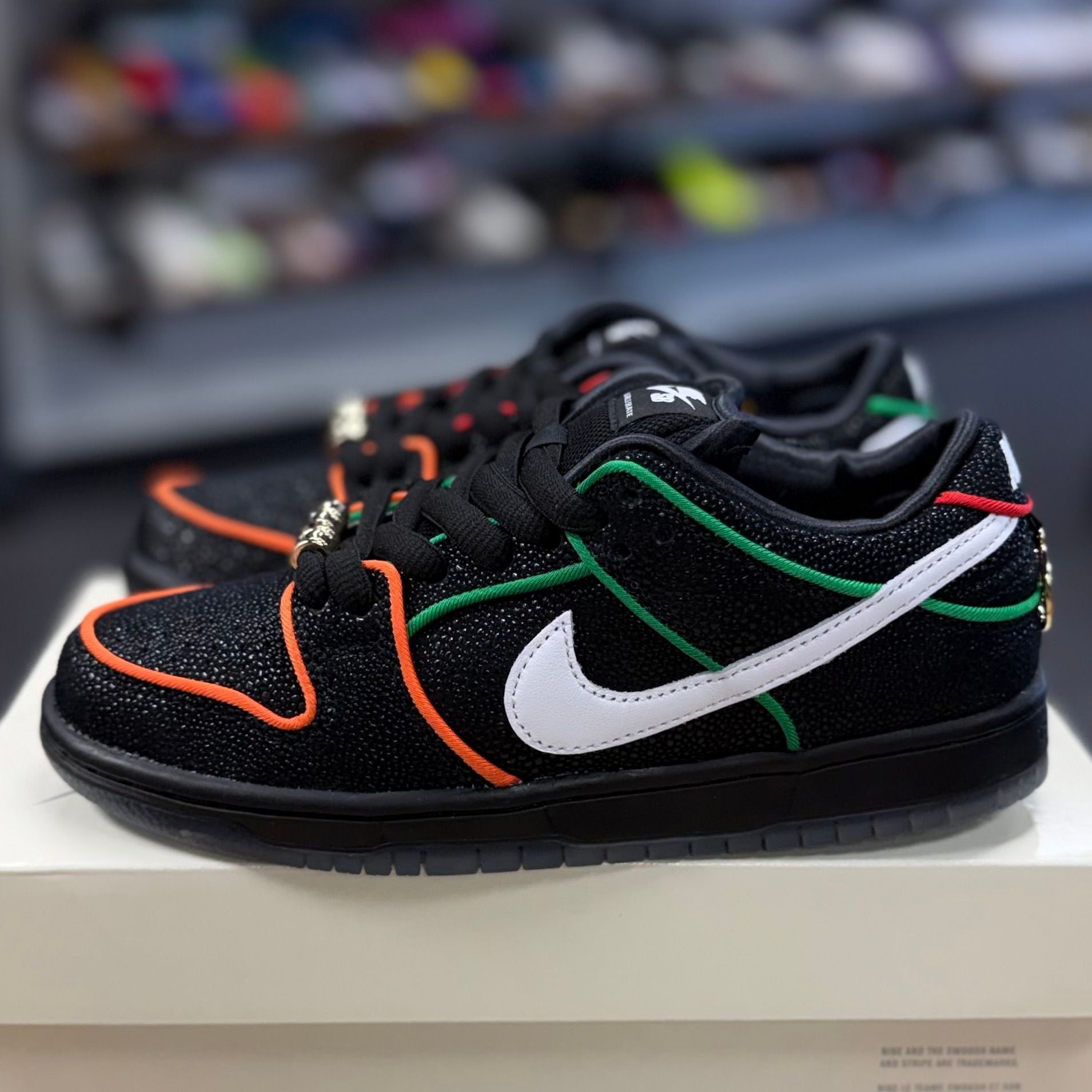 BRAND NEW STEAL - Nike SB Dunk Low Bronx Girls Skate