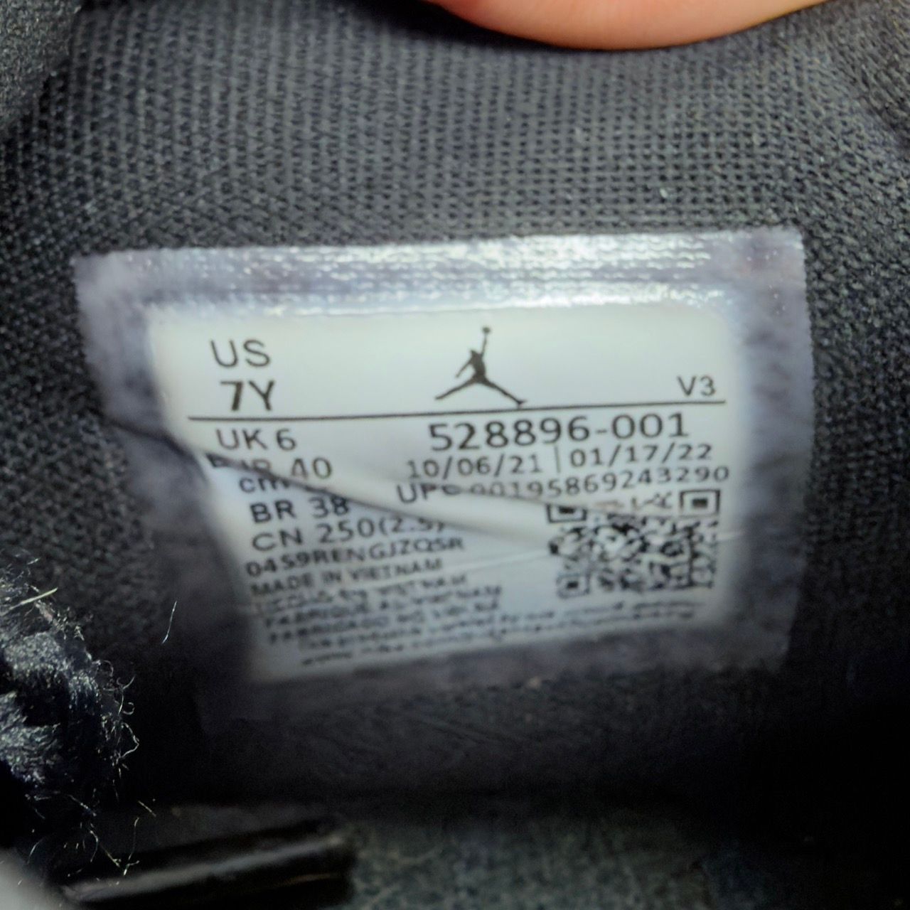 Jordan 11 Retro Low 72-10 (GS) - Preowned