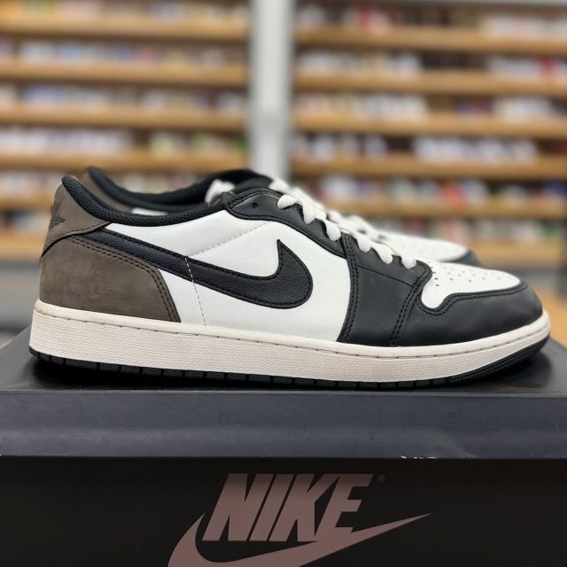 Jordan 1 Retro Low OG Mocha - Preowned