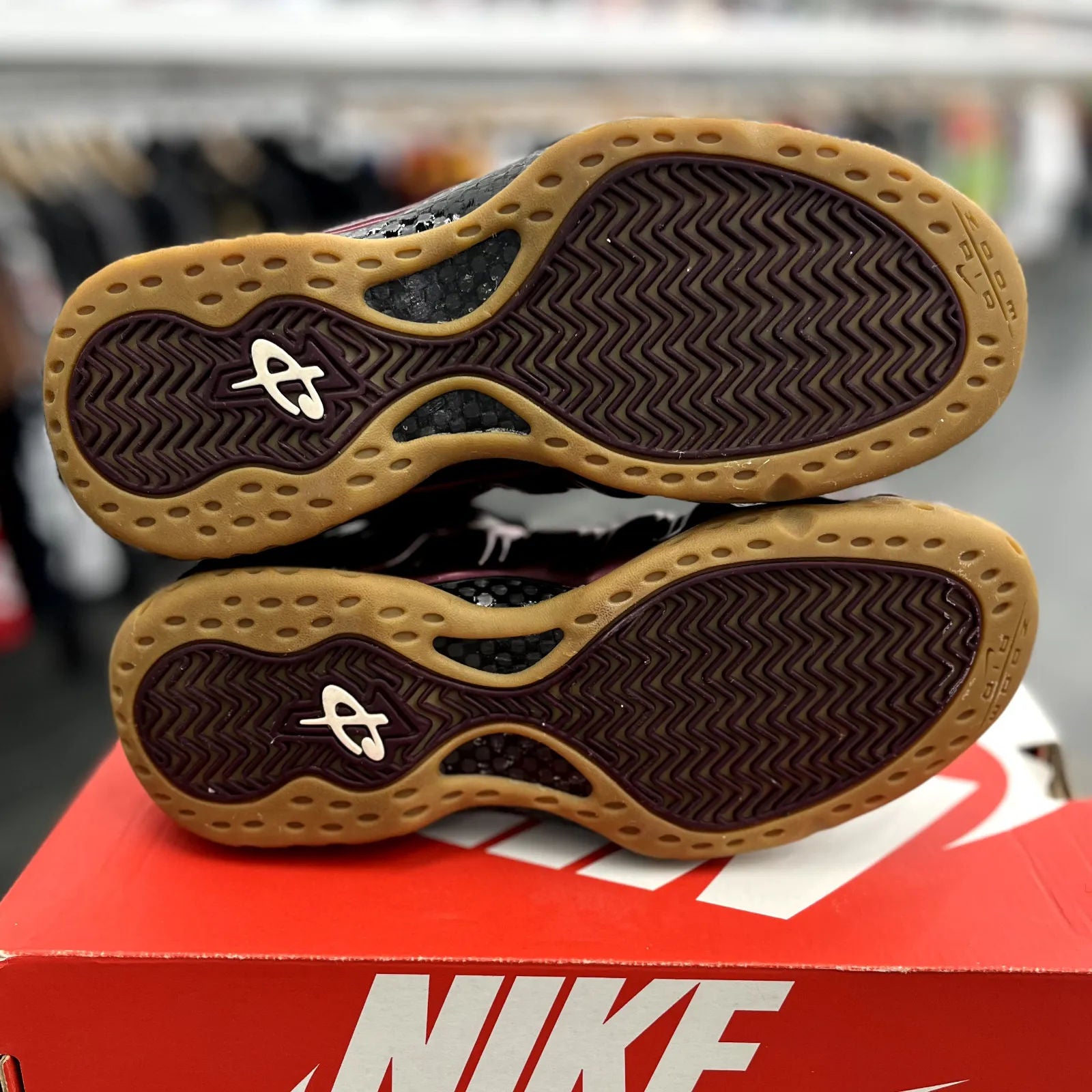 Nike Air Foamposite One Maroon - Preowned