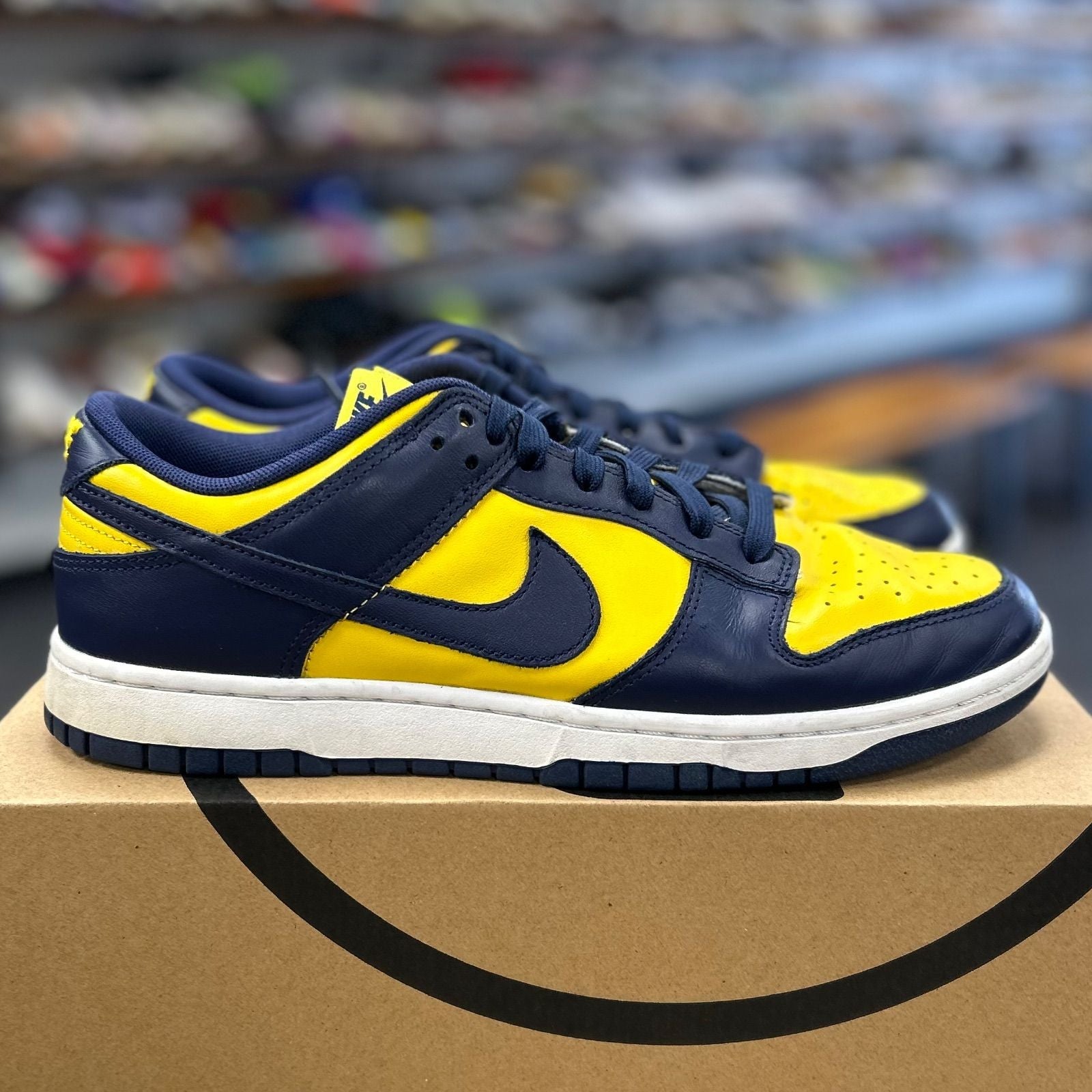 Nike Dunk Low Michigan (2021) - Preowned