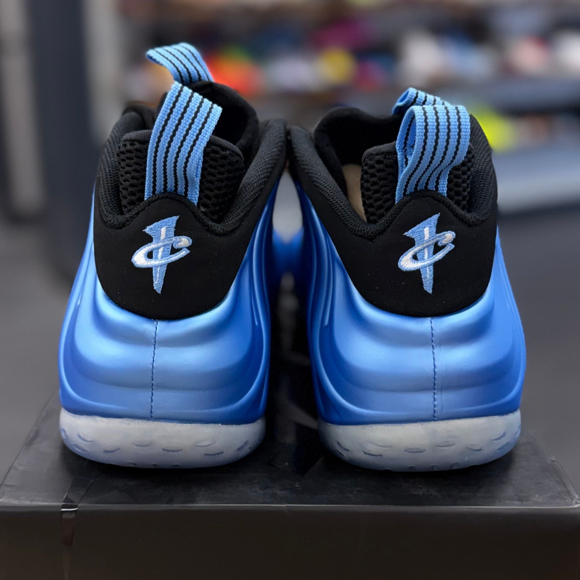 BRAND NEW STEAL - Nike Air Foamposite One University Blue