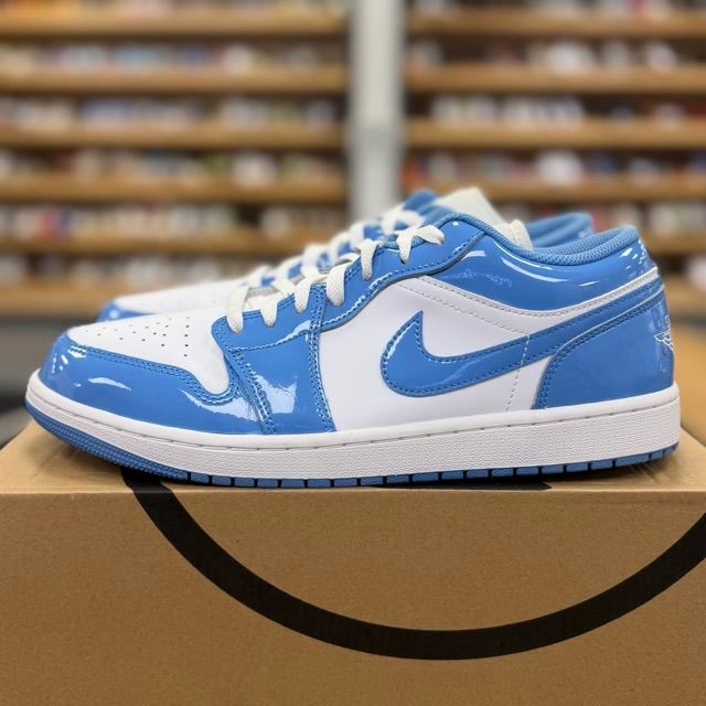 Jordan 1 Low SE White Legend Blue - Preowned