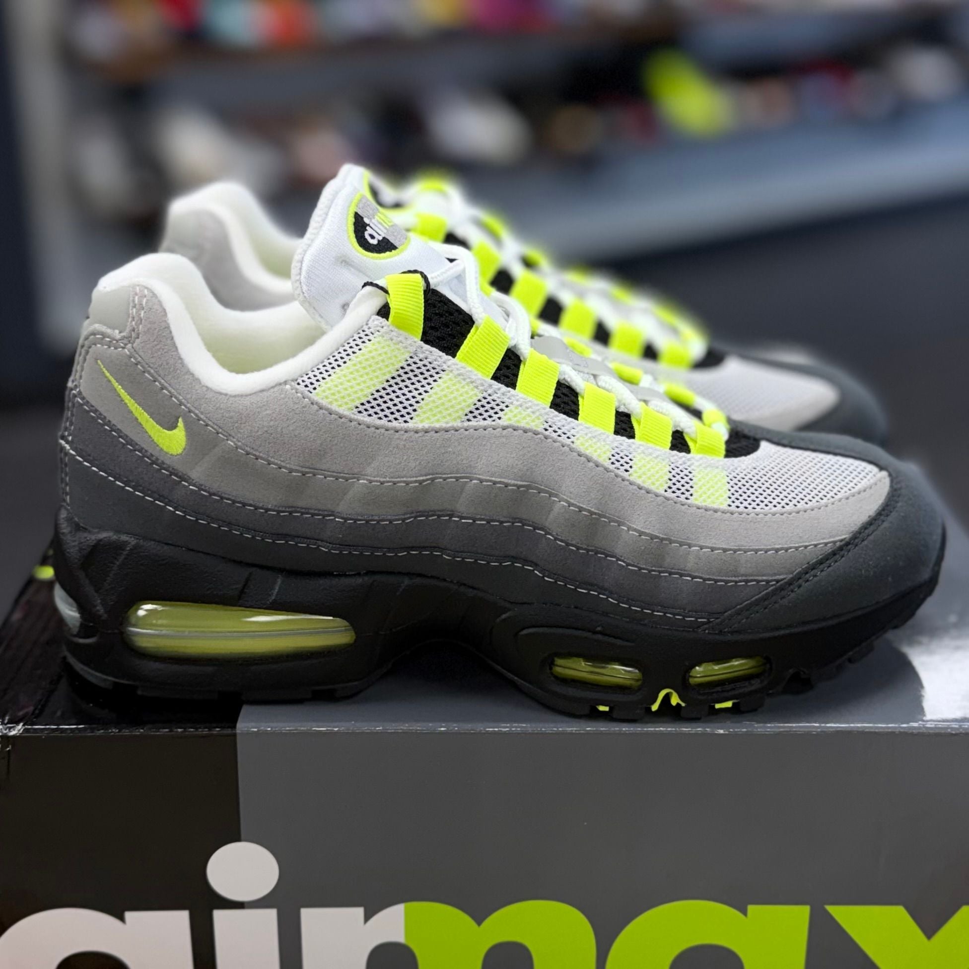 BRAND NEW STEAL - Nike Air Max 95 OG Big Bubble Neon (2026) (Women's)