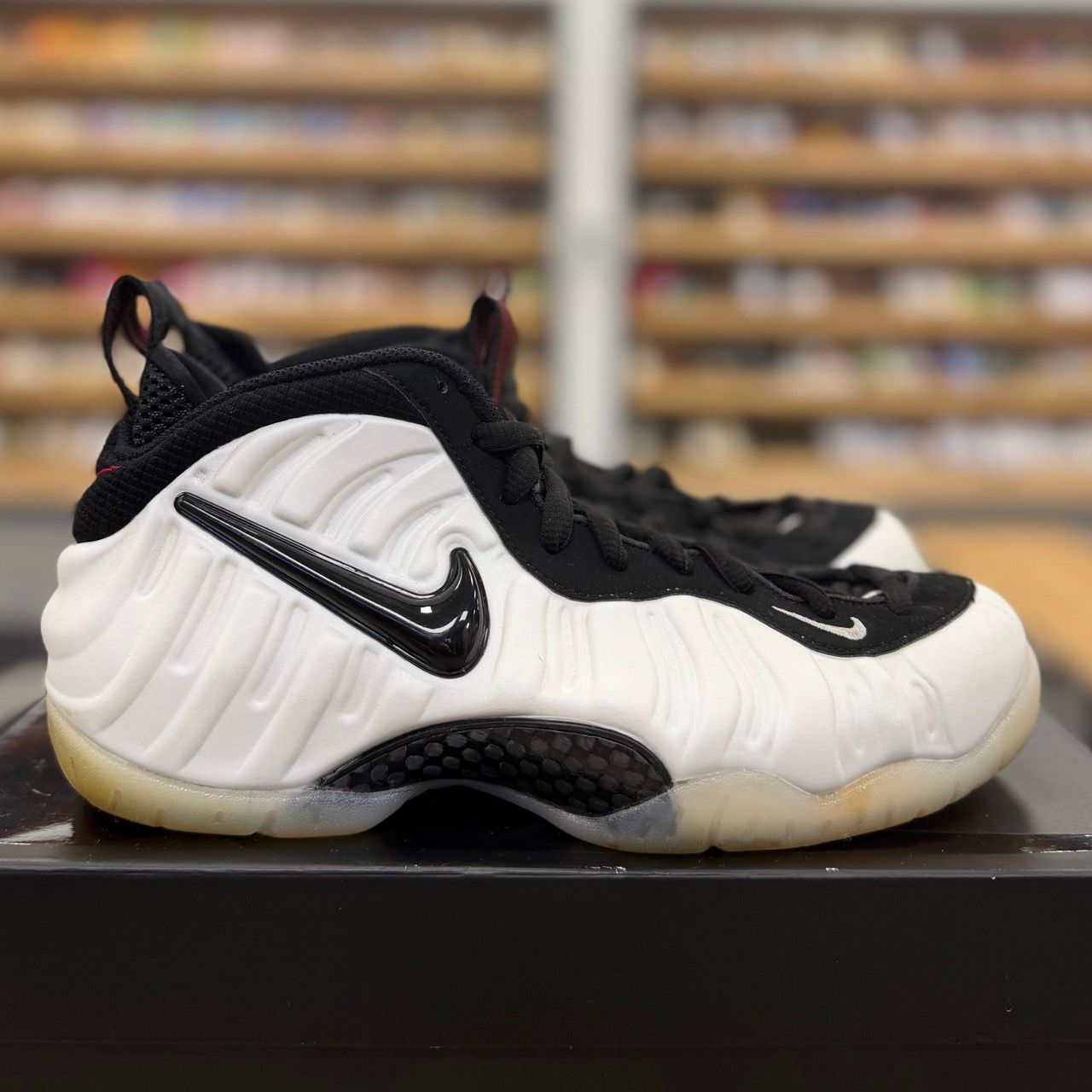 Nike Air Foamposite Pro Pearl (2025) - Preowned