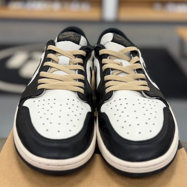 Jordan 1 Retro Low OG Mocha - Preowned
