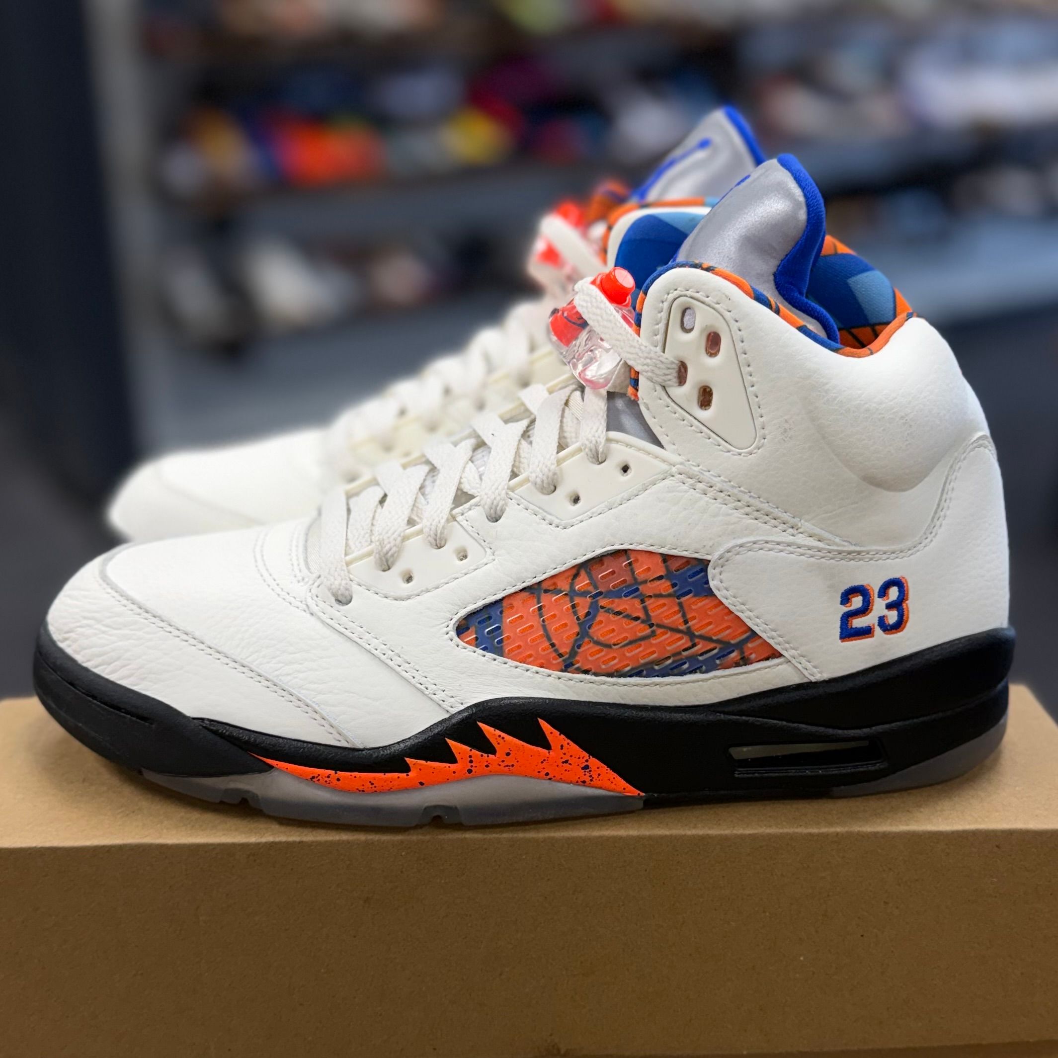 BRAND NEW STEAL - Jordan 5 Retro International Flight