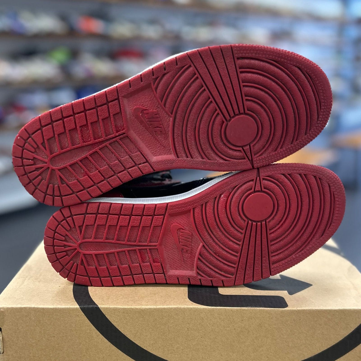 Jordan 1 Retro High OG Patent Bred - Preowned