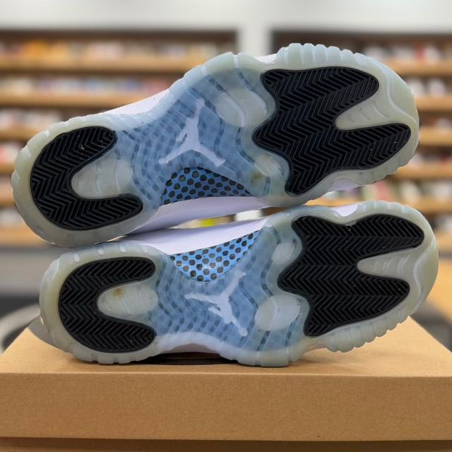 Jordan 11 Retro Legend Blue (2024) - Preowned