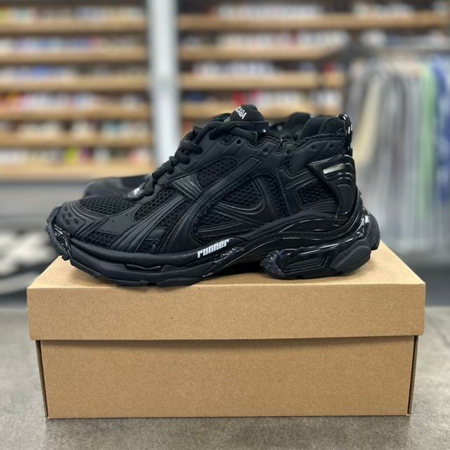 Balenciaga Runner Matte Black - Preowned