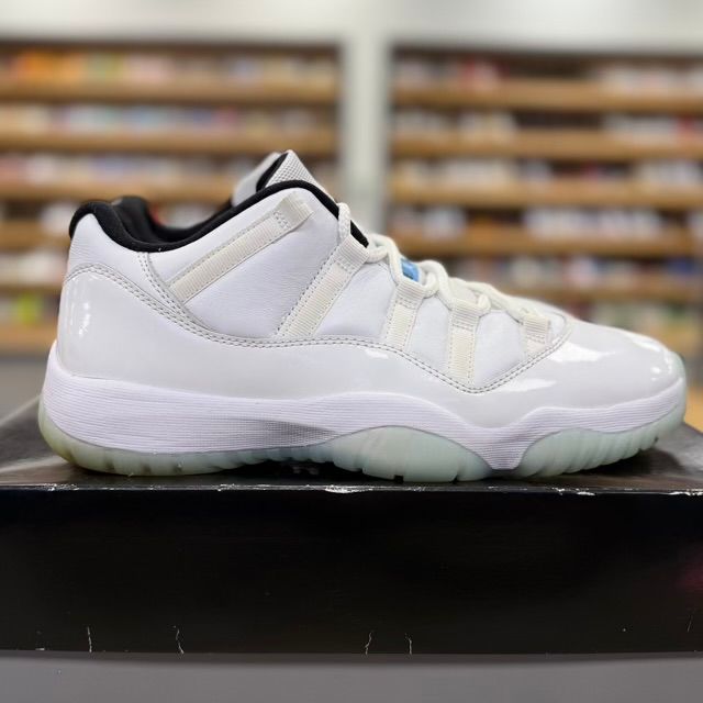 Jordan 11 Retro Low Legend Blue - Preowned