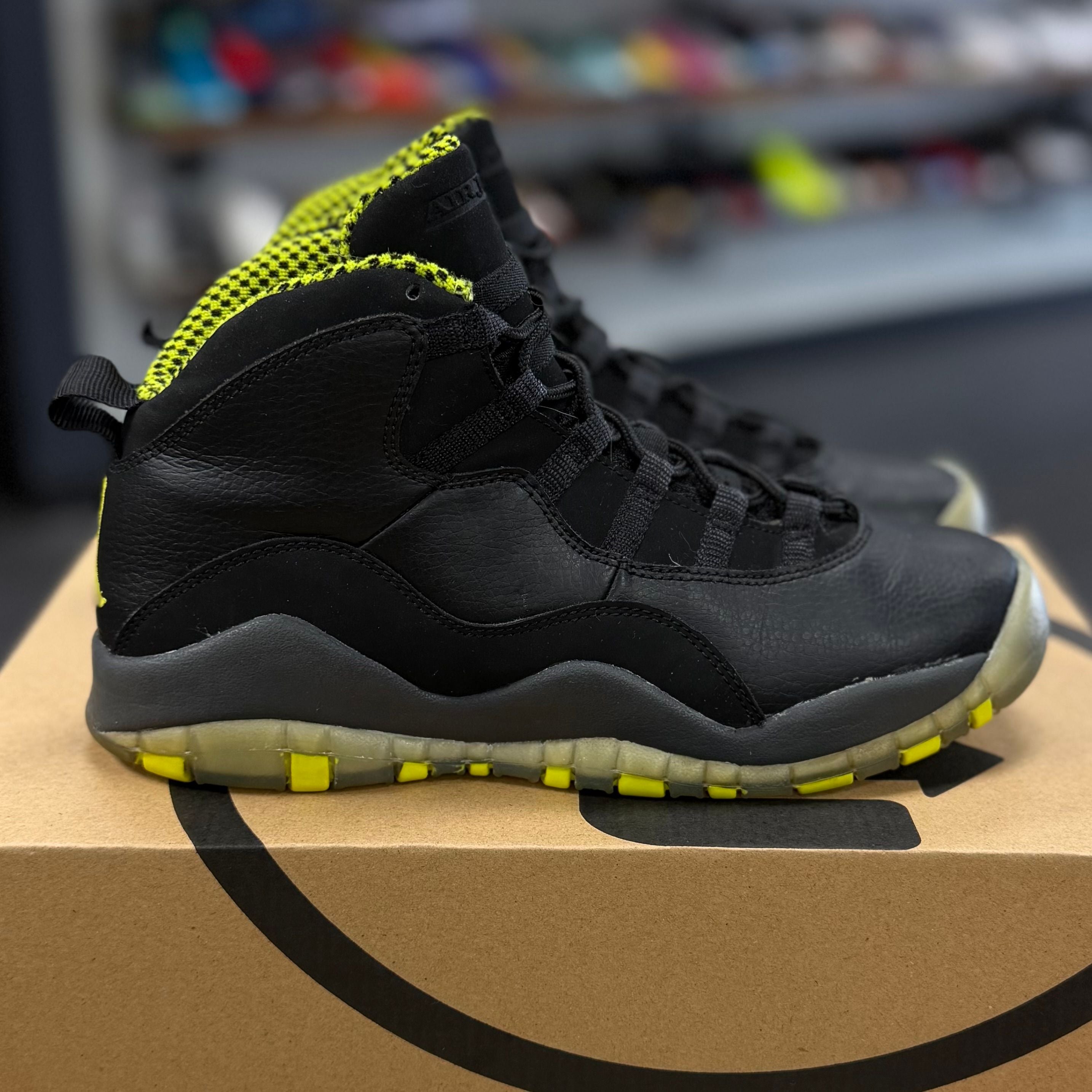 Jordan 10 Retro Venom (GS) - Preowned