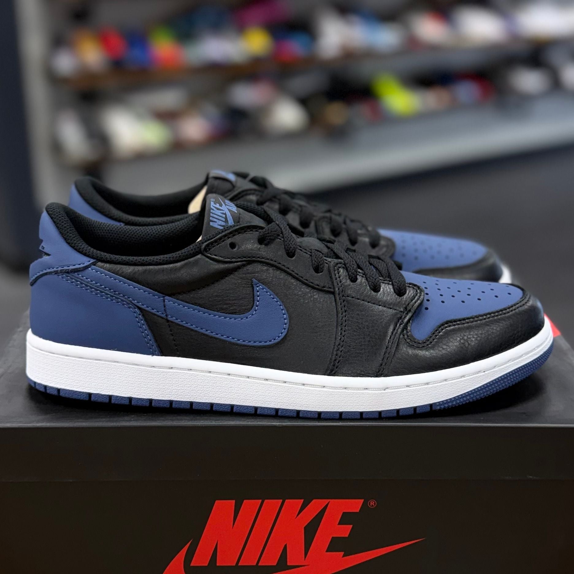 BRAND NEW STEAL - Jordan 1 Retro Low OG Mystic Navy