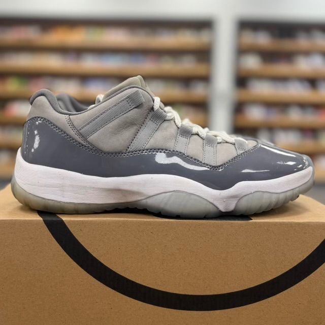 Jordan 11 Retro Low Cool Grey - Preowned