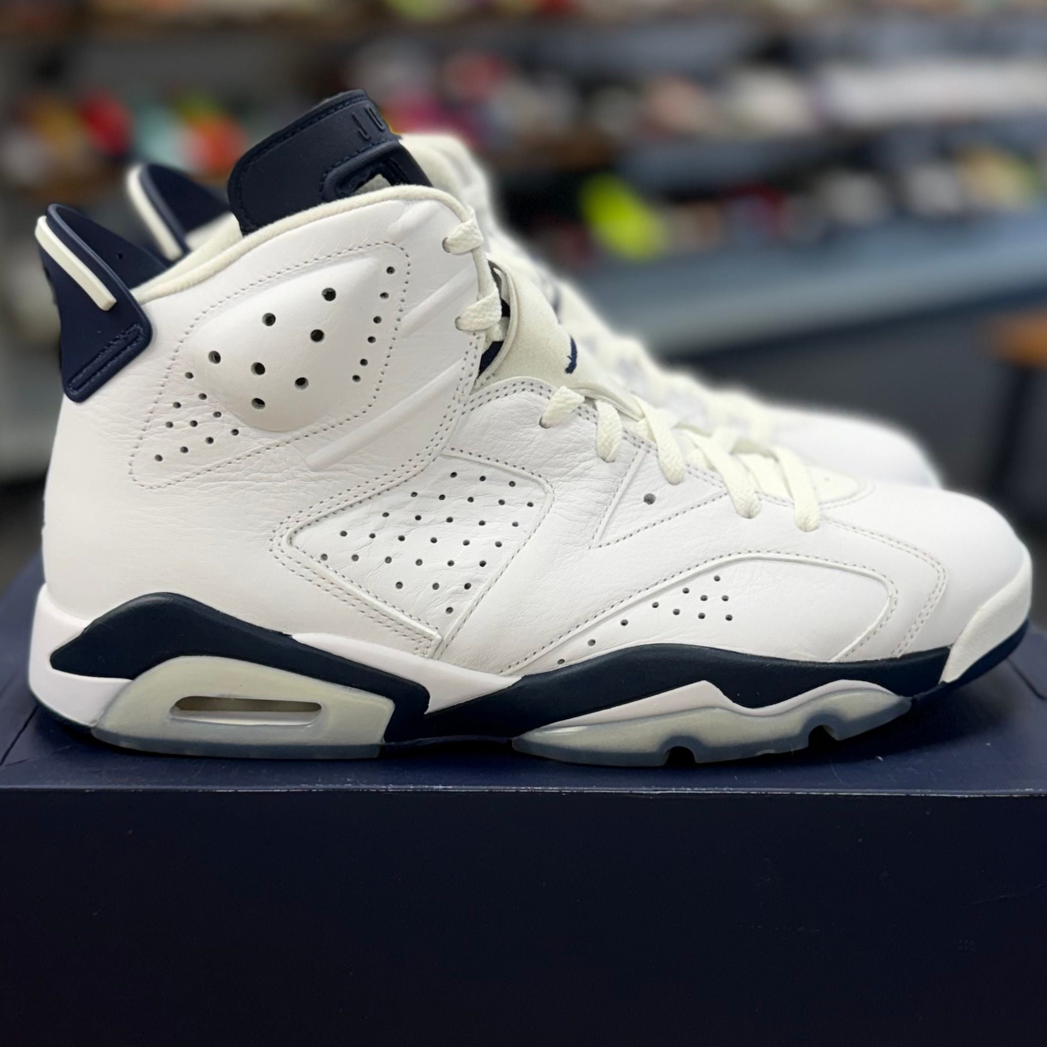 Jordan 6 Retro Midnight Navy (2022) - Preowned