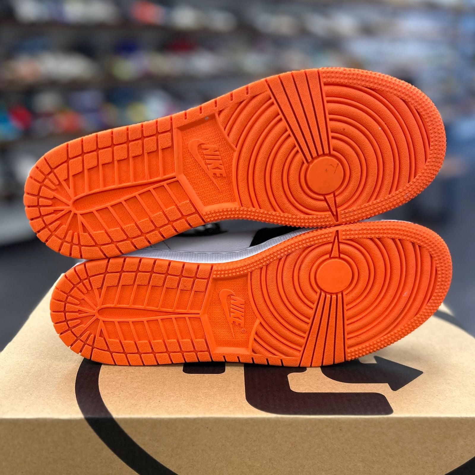 Jordan 1 High OG Electro Orange (GS) - Preowned