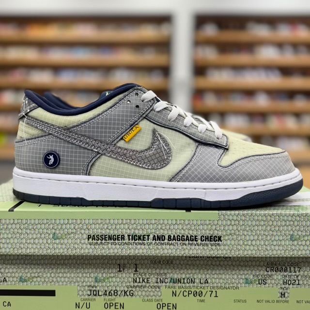 Nike Dunk Low Union Passport Pack Pistachio - Preowned