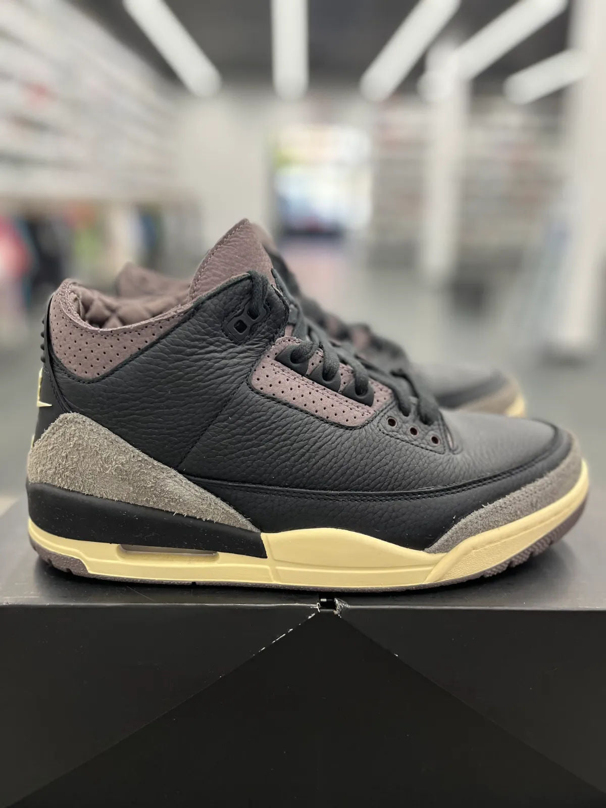 Jordan 3 Retro OG SP A Ma Maniére While You Were Sleeping (Women's) - Preowned