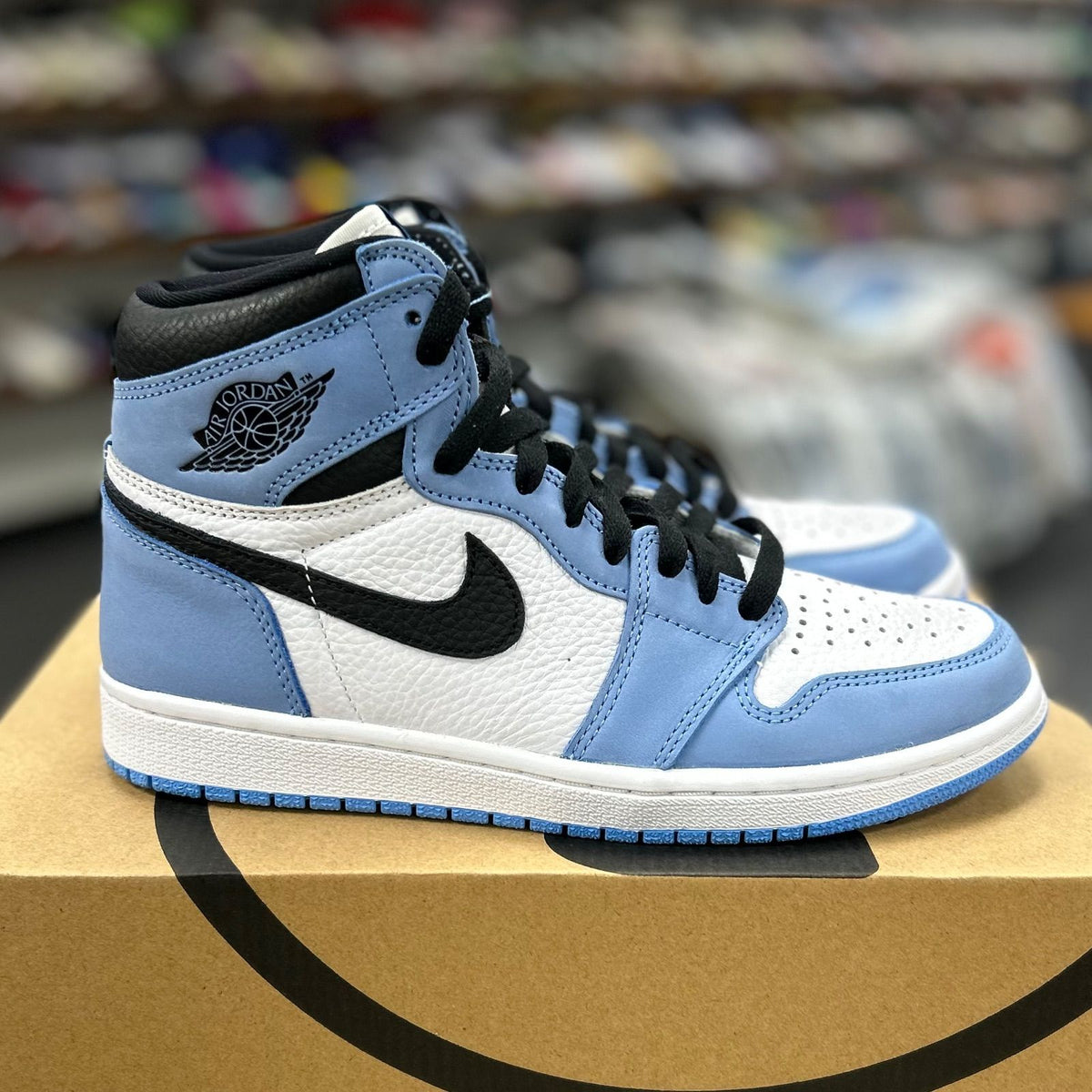 Jordan 1 Retro High OG University Blue - Preowned