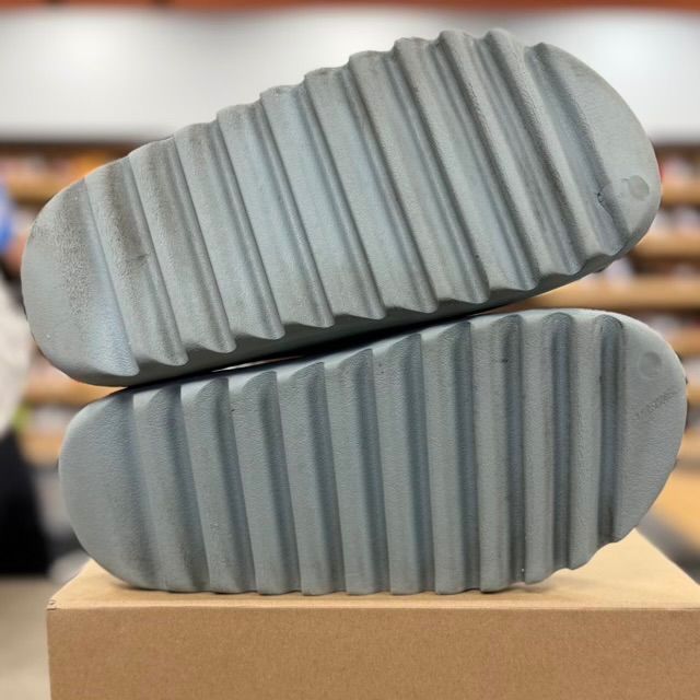adidas Yeezy Slide Salt - Preowned