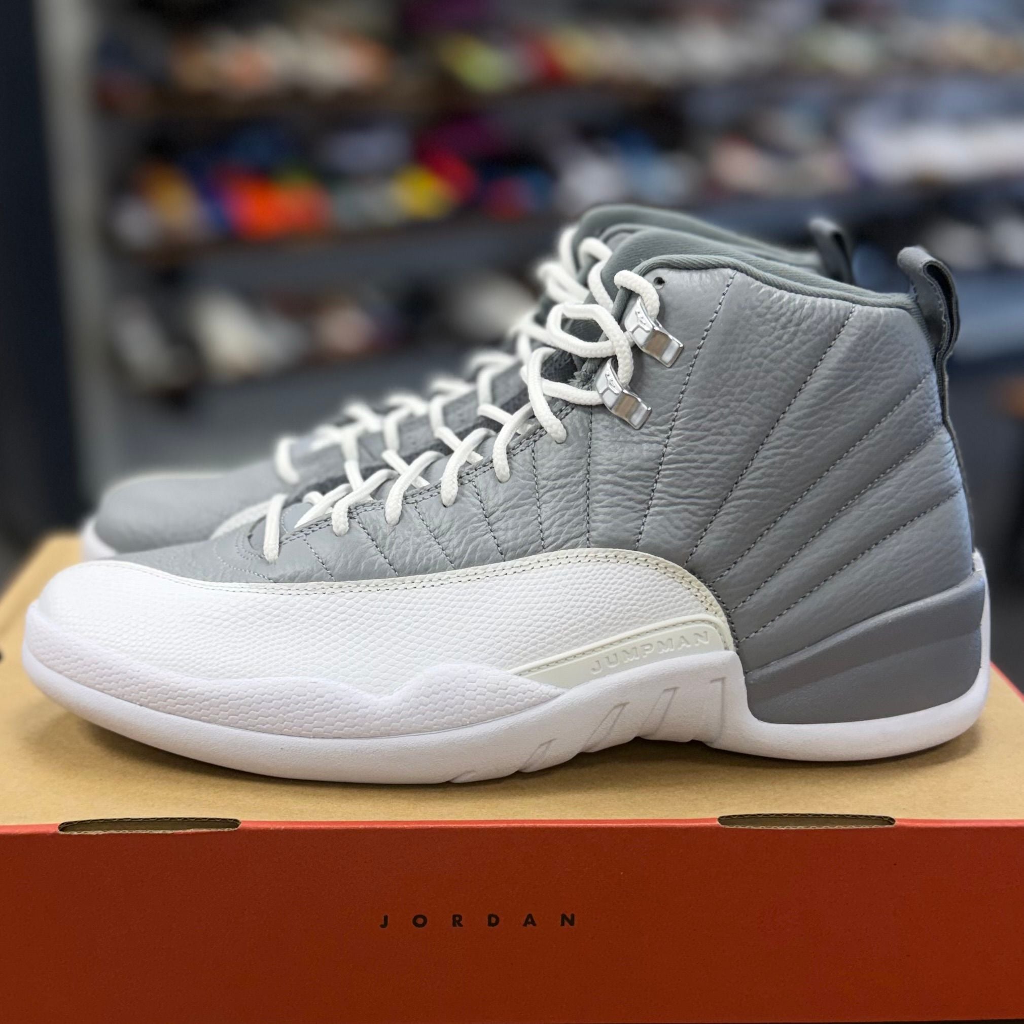BRAND NEW STEAL - Jordan 12 Retro Stealth
