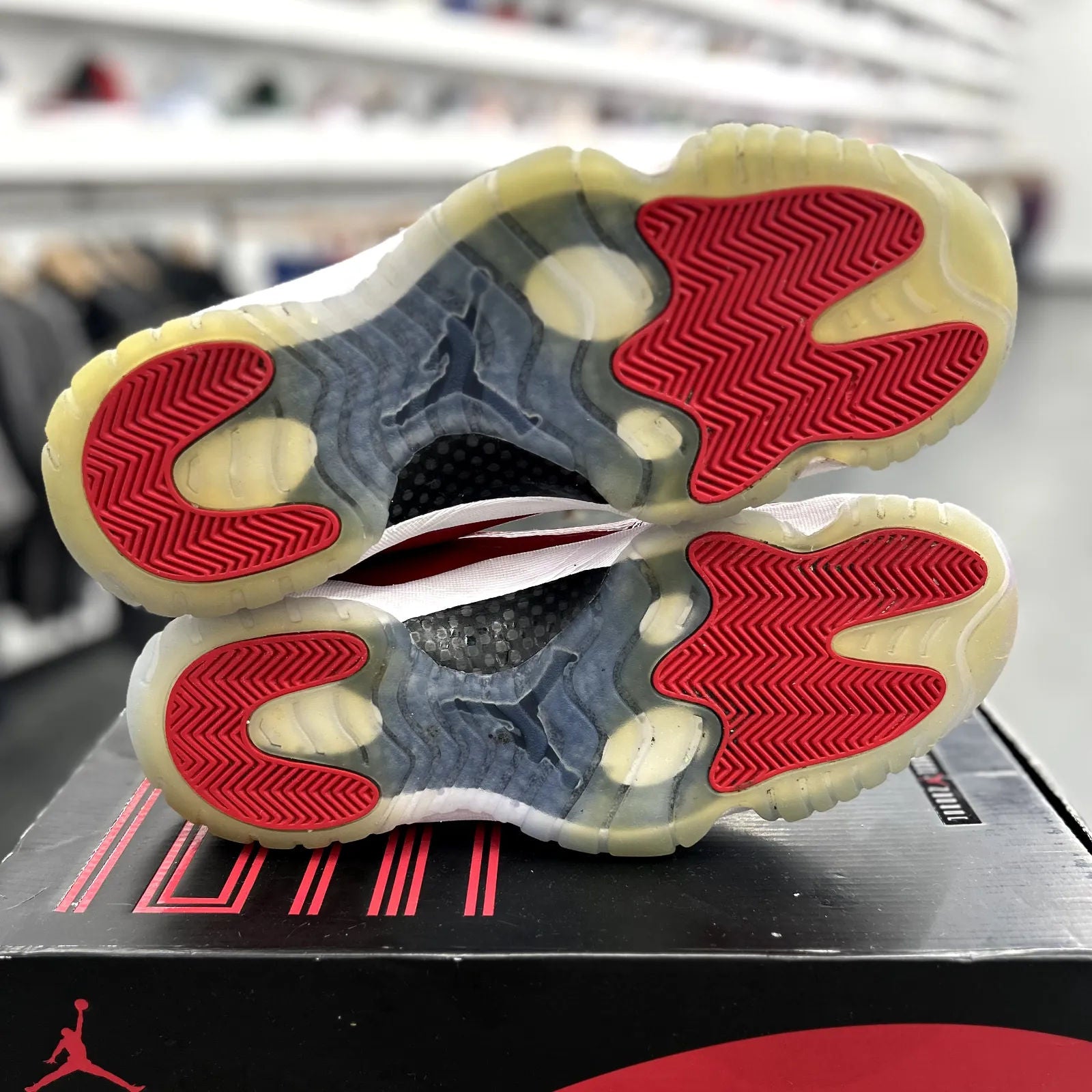 Jordan 11 Retro Win Like 96 - Preowned