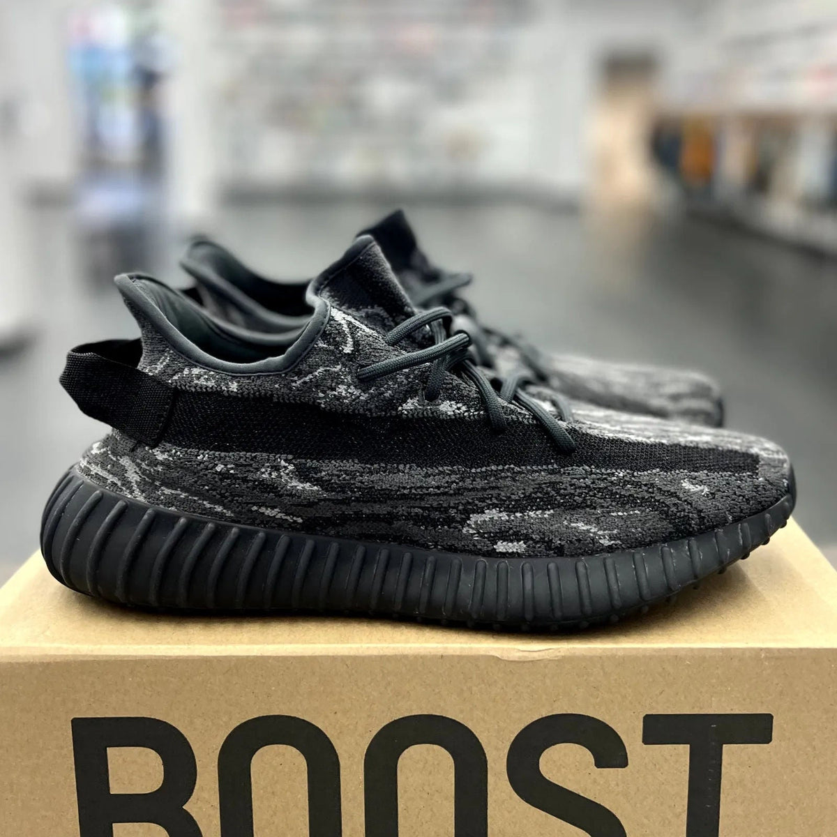 adidas Yeezy Boost 350 V2 MX Dark Salt - Preowned