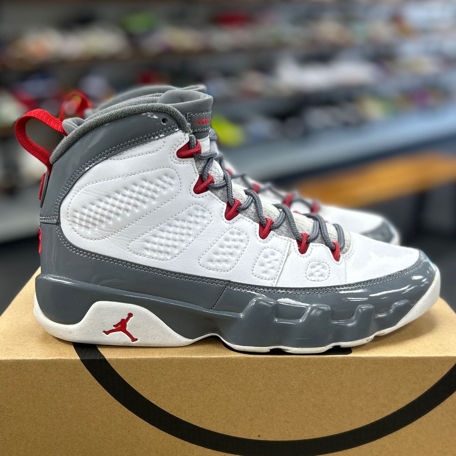 Jordan 9 Retro Fire Red - Preowned