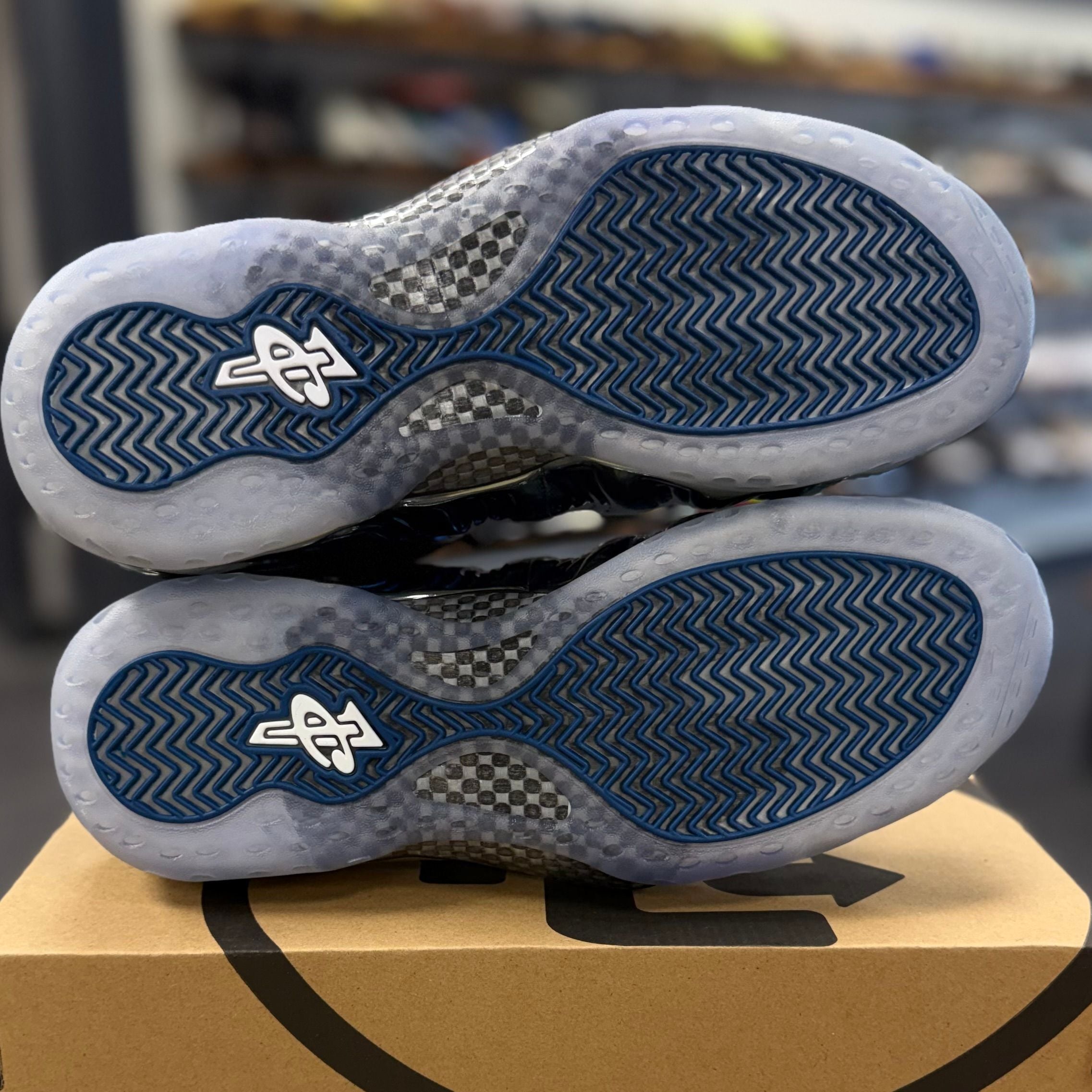 BRAND NEW STEAL - Nike Air Foamposite One Blue Mirror