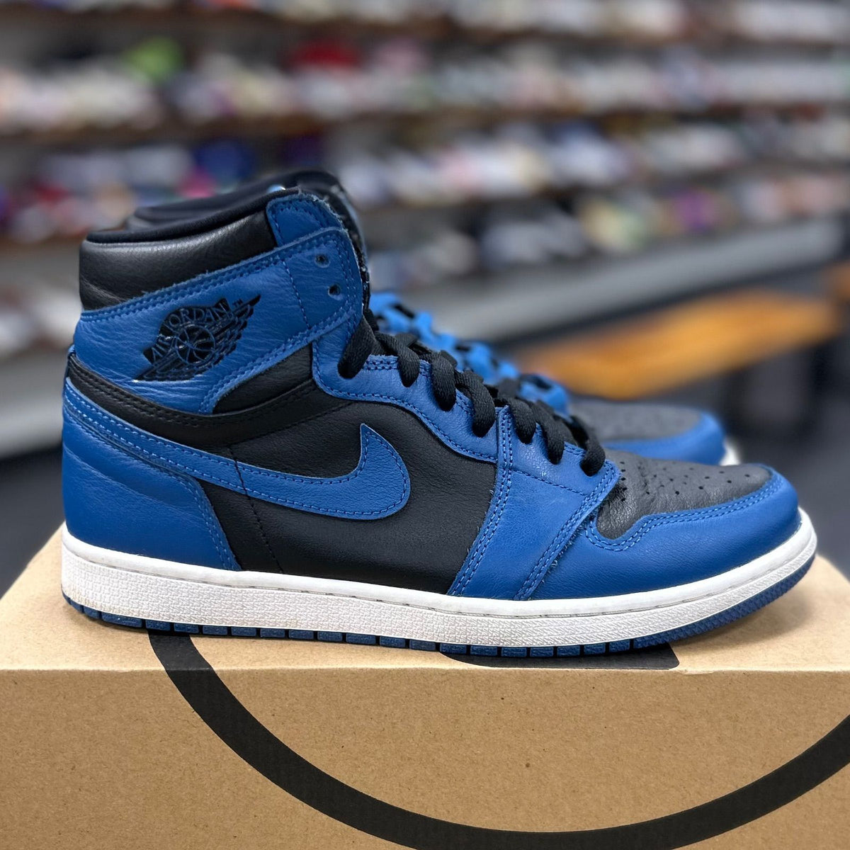 Jordan 1 Retro High OG Dark Marina Blue - Preowned