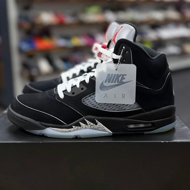 Jordan 5 Retro OG Black Metallic Reimagined - Preowned