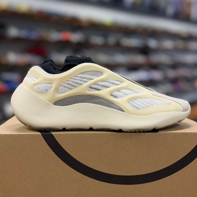 adidas Yeezy 700 V3 Azael - Preowned