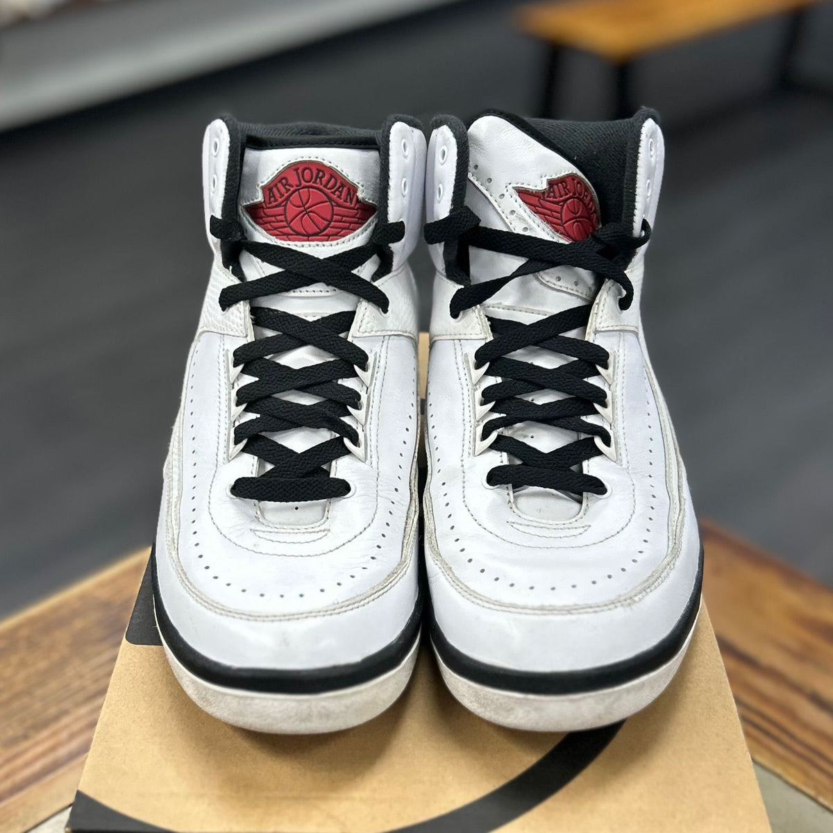 Jordan 2 Retro OG Chicago (2022) - Preowned