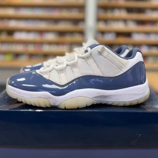 Jordan 11 Retro Low Diffused Blue - Preowned