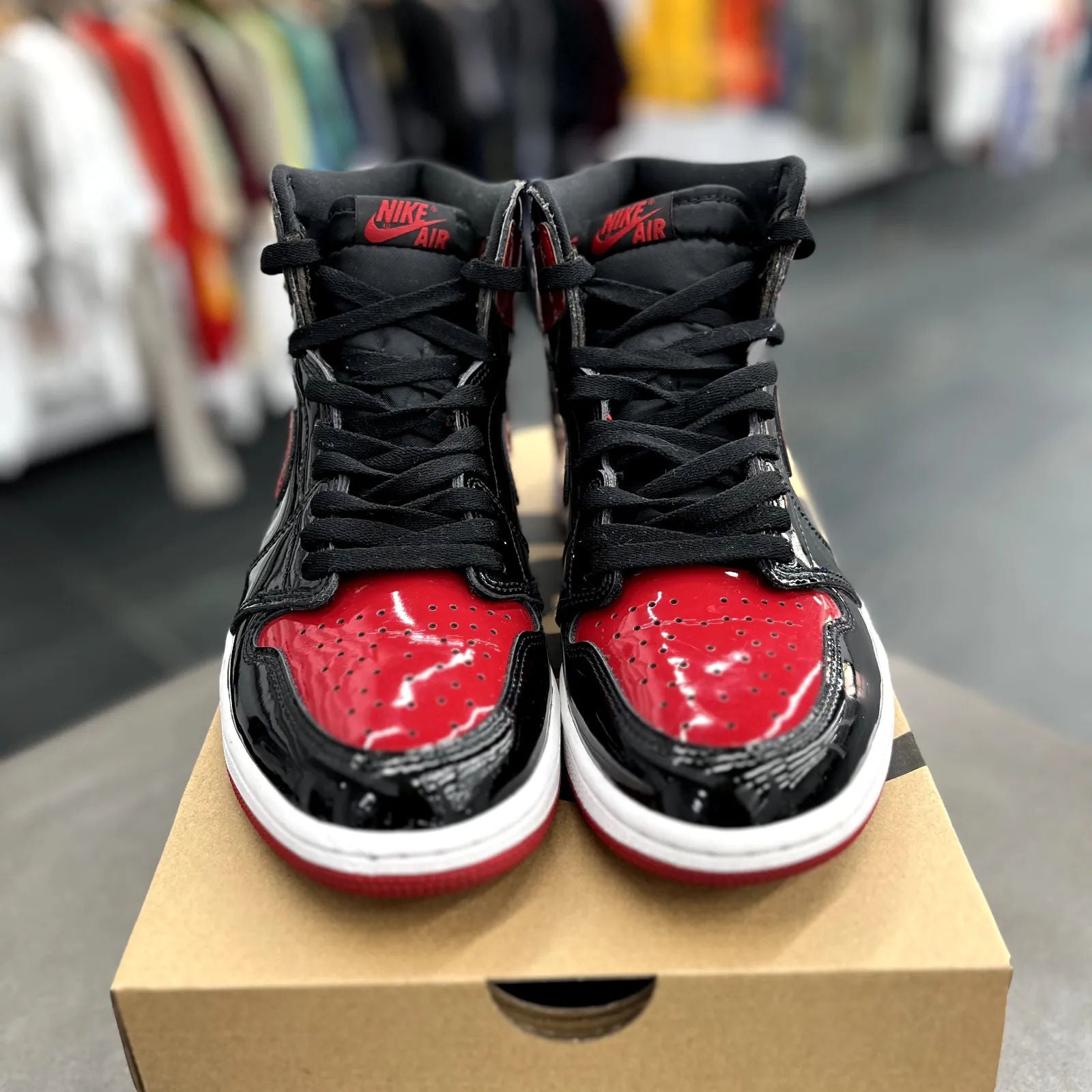 Jordan 1 Retro High OG Patent Bred - Preowned