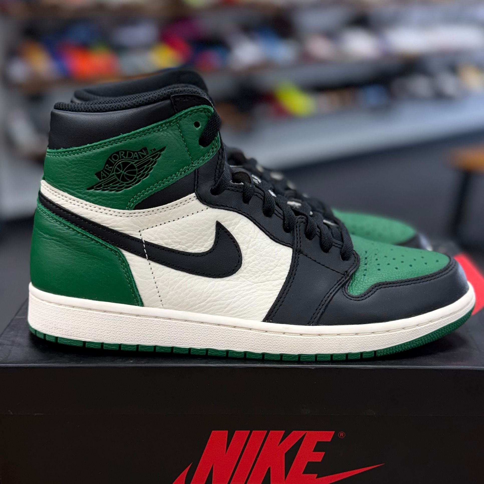 Jordan 1 Retro High Pine Green - Preowned