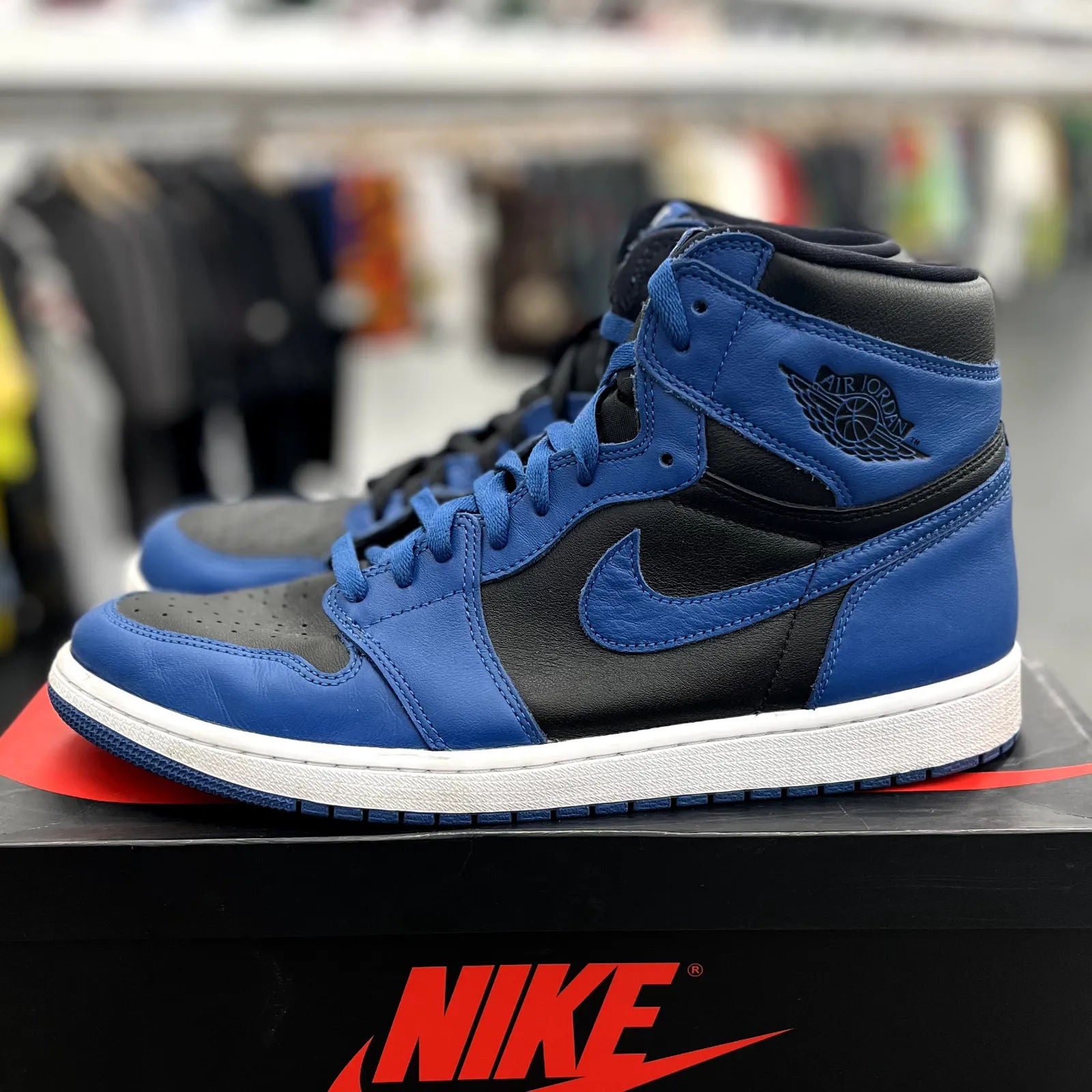 Jordan 1 Retro High OG Dark Marina Blue - Preowned