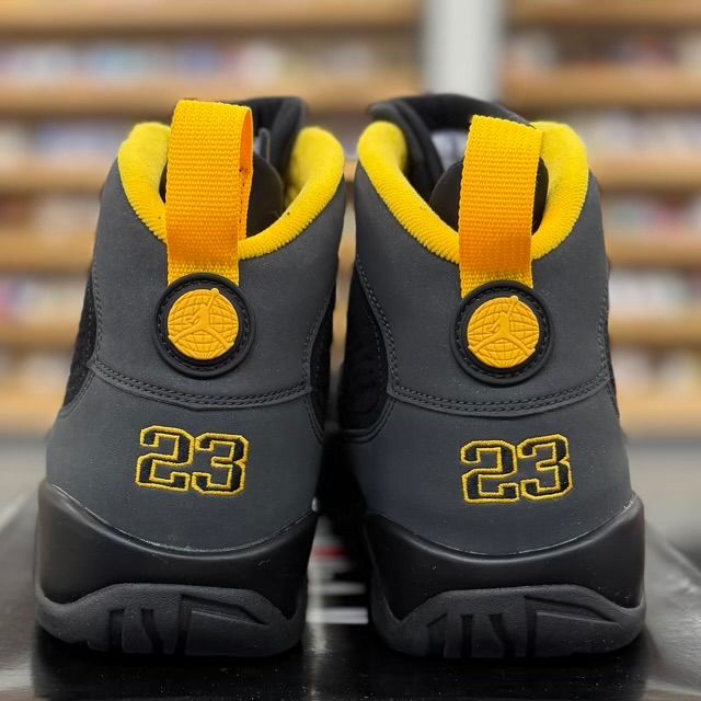 Jordan 9 Retro Dark Charcoal University Gold - Preowned