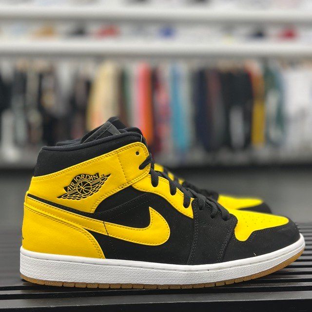 Jordan 1 Retro Mid New Love (2017) - Preowned