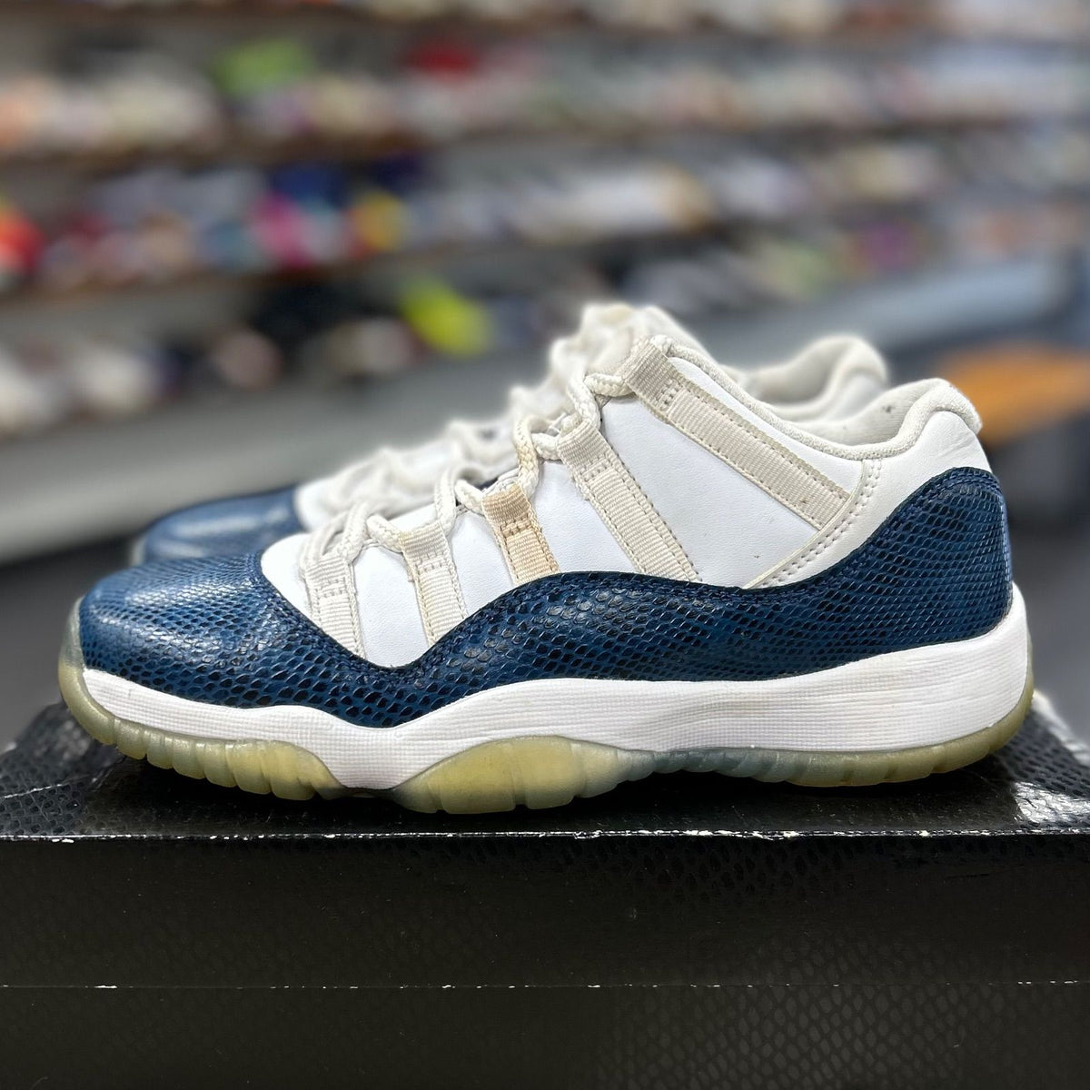 Jordan 11 Retro Low Snake Navy (2019) (GS) - Preowned