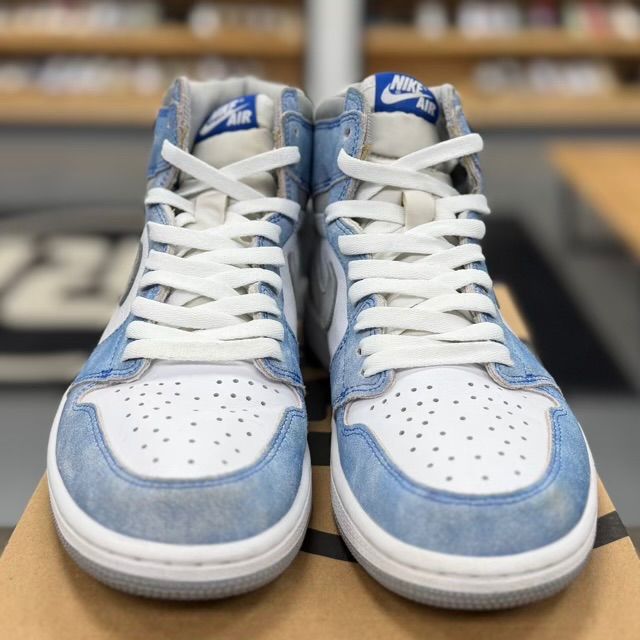 Jordan 1 Retro High OG Hyper Royal - Preowned