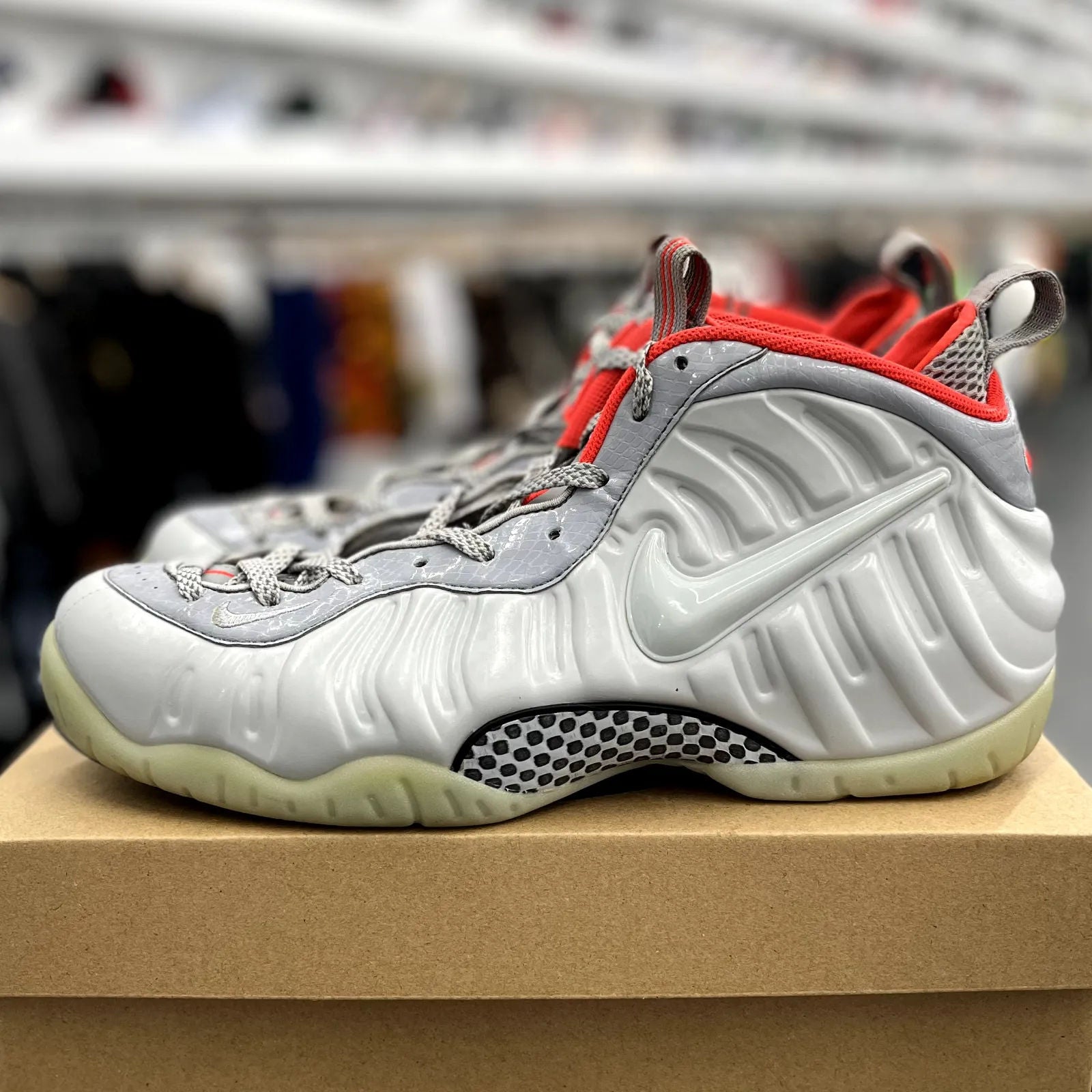 Nike Air Foamposite Pro Pure Platinum - Preowned