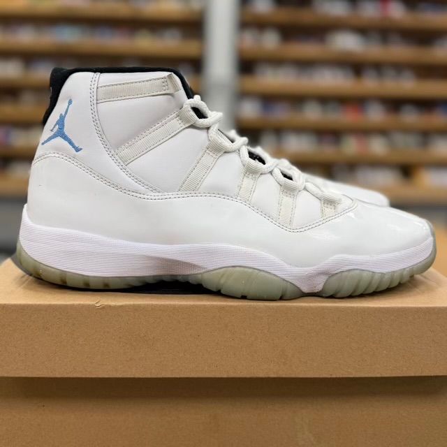 Jordan 11 Retro Legend Blue (2024) - Preowned