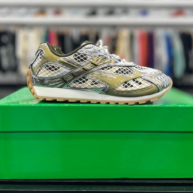 Bottega Veneta Orbit Mud White - Preowned